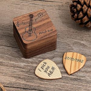 Médiators en bois personnalisés avec étui, support de médiator personnalisé, boîte à médiators pour musiciens, fête des pères, Noël, cadeau d'anniversaire pour joueur de guitare (Jaja gifts, neuf)