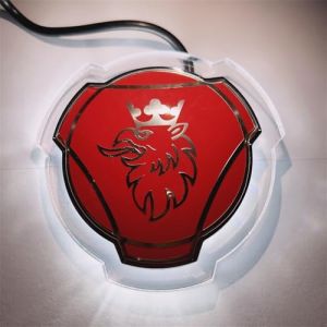 1 lot d'emblème Griffin rouge et argenté pour grille avant de voiture et camion Scania avec bande d'éclairage LED 24 V applicable aux accessoires lumineux de camion (éclairage jaune) (éclairage blanc) (carpartskingdom, neuf)