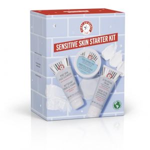 First Aid Beauty – Coffret Découverte Peaux Sensibles : 3 Produits Sûrs pour Peaux Sensibles – Pads Exfoliants Radiance Visage, Nettoyant Visage Pure Skin et Crème Hydratante Ultra Repair (First Aid Beauty UK, neuf)
