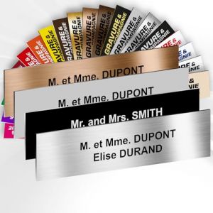 Plaque Bo&icirc;te aux Lettres Personnalisable De 1 &Agrave; 3 Lignes &ndash; Nom Grav&eacute; &ndash; Adh&eacute;sive PVC &ndash; 10 x 2,5 cm &ndash; 20 Couleurs Au Choix (GRAVURE ET COMPAGNIE, neuf)