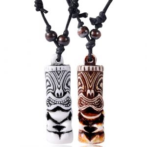 Mikovivi Lot de 2 Amulettes de Protection Hawaïennes, Pendentif Porte-Bonheur Fait Main Ajustable Tribal Polynésien Plage Crochet Tiki Tortue Mer Dent Requin Dent Loup Sculptée (Blanc, Marron) (Bai Yun, neuf)