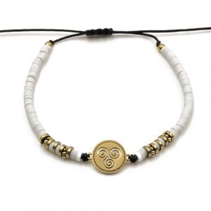 G&eacute;n&eacute;rique Bracelet Boh&egrave;me en Perles Heishi avec Pendentif Triskel &ndash; &Eacute;l&eacute;gance et Symbolisme Celte Unisexe &ndash; Id&eacute;e Cadeau pour Toutes Occasions (BFSI05-07G) (BTFSI, neuf)