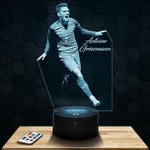 Lampe de chevet, Veilleuse Tactile A. Griezmann - Coupe du monde Joueur de foot Sport Lampe 3D LED illusion, Idée cadeau Noël anniversaire garçon et fille Lampe de nuit chambre d'enfant ou adulte TOP (Lampephoto-fr, neuf)