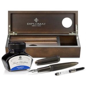 Diplomat Aero Oxyd Stylo-plume en laiton avec plume en acier inoxydable M avec encre dans un verre d'encre, convertisseur d'encre et plateau pour stylos en bois Wengé (Octopus Concept GmbH, neuf)