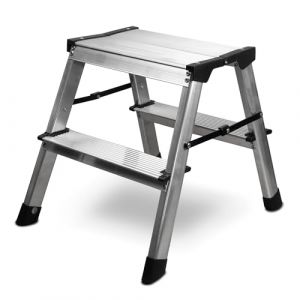 siwitec Escabeau 2 x 2 marches pliable en aluminium, &eacute;chelle l&eacute;g&egrave;re en aluminium accessible des deux c&ocirc;t&eacute;s, &eacute;chelle domestique, charge maximale 150 kg, certifi&eacute; T&Uuml;V (markenbaumarkt24, neuf)