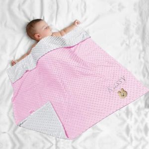 XIAOMA Couverture Bébé Personnalisée avec Prénom Brodé,Plaid Enfant Personnalisé,Cadeau Naissance Garçon Fille,Doudou Maternelle pour Sieste,Idéale pour Baptême de Bebe(Couleur Rose) (WALLARTstore, neuf)