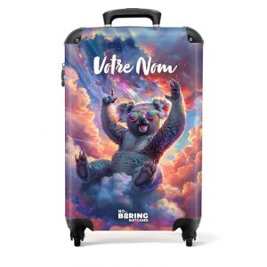 NoBoringSuitcases.com Valise Enfant, Valise Cabine, Bagages Enfant, Avec 4 Roulettes, Valise Pour Enfant, Valise de Voyage, Valise Personnalisable 55x35x25cm (Koala cool, nuages colorés - Multicolore) (NoBoringSuitcases, neuf)