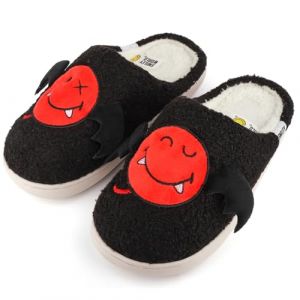 Wpecgoo Chaussons pour gar&ccedil;ons et filles Smiley Face Chaussures d'hiver pour adolescents Pantoufles chaudes pour femmes en peluche douce Ic&ocirc;nes de dessins anim&eacute;s &agrave; la mode D&eacute;mon cool 34-35 EU (Smile Voyage, neuf)