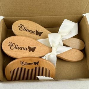 Coffret De Peigne B&eacute;b&eacute; En Bois Personnalis&eacute; Avec Pr&eacute;nom, Brosse Grav&eacute;e Sur Mesure, Cadeau Naissance, Pr&eacute;sent Souvenir For Les Parents, Kit Toilettage Bio (BBGDP, neuf)