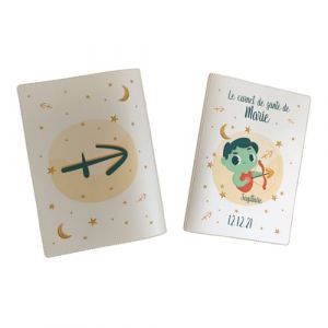 Prot&egrave;ge carnet de sant&eacute; personnalis&eacute;, id&eacute;e cadeau personnalisable b&eacute;b&eacute;, cadeau naissance original, Housse carnet de sant&eacute; Signe Sagitaire - CL0019i (Nacr&eacute; Perle) (MARQUAGE UNIQUE, neuf)