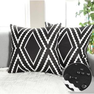 Dremisland Lot de 2 Housse de Coussin étanche Géométriques Noir et Blanc Taie d'oreiller Extérieure Imperméable Boho Aztec Housse de Coussin pour Jardin Canapé Maison Salon Chambre (45x45cm, Noir) (SZLM Company Limited, neuf)