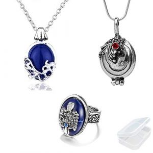 PPX Le journal de vampire Daywalking Katherine collier pendentif charmant collier-bleu royal et journaux de vampire Daylight Walking Signet Anneau de Damon pour les fans, avec bo&icirc;te transparente (PPX Online-EU, neuf)