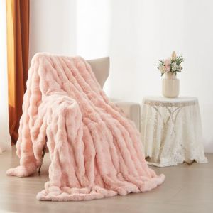 YASMENG Couverture Polaire 160x200 cm Hiver Chaude Rose Jet&eacute; de Canap&eacute; Peluche Imitation Fourrure de Lapin Texture &agrave; Bulles Super Douce Douillette Plaid Canap&eacute; Polaire Moelleuse Cadeau Femme (Tamir Zhang, neuf)