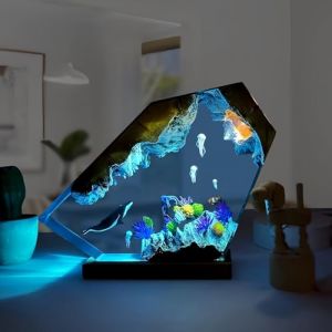 Drawelry LED Oc&eacute;an Veilleuse en R&eacute;sine Epoxy avec Bois Base USB Table Lampe D&eacute;coration 3D Oc&eacute;anique Plongeur Baleine Requin Night Lights Ornements pour Bureau Maison Chambre D&eacute;co (A4, M) (Dr-Jewelry, neuf)