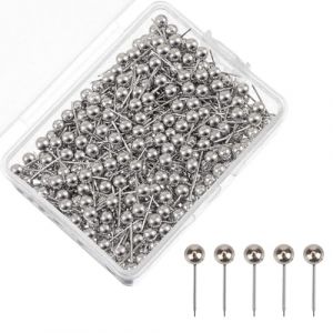 Kryzulax 200 Pi&egrave;ces Punaises Carte, Punaises &agrave; T&ecirc;te Ronde, Argent&eacute;, pour Carte de Voyage, Petites Push Pins pour Tableau en Li&egrave;ge, Tableau d'Affichage, Photo, Maison, Bureau, &Eacute;cole, Bricolage (ANDJEOYNFLTD, neuf)