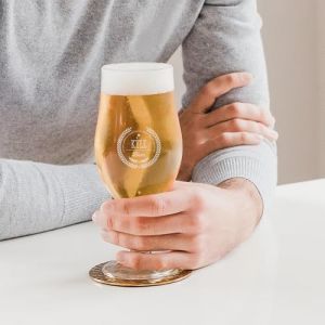 Verre &agrave; Bi&egrave;re Personnalis&eacute; avec Nom - Verre &agrave; Bi&egrave;re Grav&eacute; avec Nom: Personnalisable avec du Texte, Diff&eacute;rents Designs et Polices D'&eacute;criture (YourSurprise, neuf)