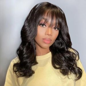 Perruque Femme Naturelle Brésilienne Avec Frange None Lace Human Hair Wig With Bangs Body Wave Perruque Frange Cheveux Humain Femme 26 Pouces Perruque Sans Colle Cheveux Humain 180% Density (Piaoran hair products company, neuf)