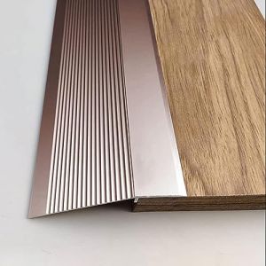 LIYI929GP Rampe De Seuil en Aluminium Convient pour Pente De Seuil De 10-40mm, 10cm De Large Autocollante Seuil De Porte Barre Baguette Recouvrement, Finition pour Moquette Et Sol, Bois sur Carrelage (LIYI929GP, neuf)