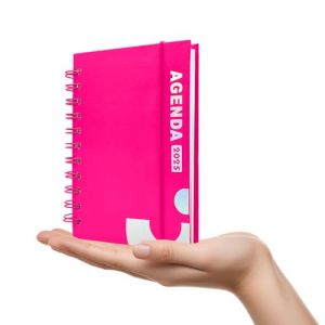 Agenda journalier 2025 avec anneaux, format 11 x 16 cm, parfait pour les rendez-vous et les affaires, couverture rigide &eacute;l&eacute;gante, design fonctionnel, agenda en italien de janvier &agrave; d&eacute;cembre (fuchsia) (Powersell ITA, neuf)
