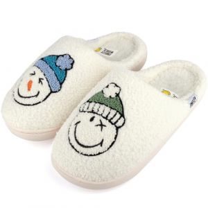 Wpecgoo Chaussons pour gar&ccedil;ons et filles Smiley Face Chaussures d'hiver pour adolescents Pantoufles chaudes pour femmes en peluche douce Ic&ocirc;nes de dessins anim&eacute;s &agrave; la mode Bonhomme de neige32-33 EU (Smile Voyage, neuf)