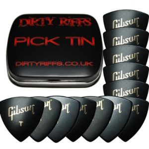 Gibson Lot de 12 médiators triangulaires pour guitare dans une boîte métallique 4 de chaque taille (Dirty Riffs Guitar Shop, neuf)