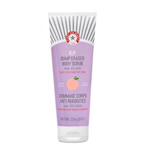 First Aid Beauty KP Bump Eraser Gommage corporel avec 10% AHA, acide glycolique et acide lactique, aide &agrave; la k&eacute;ratose, pilaire et peau de poulet, pour peaux sensibles, nouveau parfum p&ecirc;che, 226 g (First Aid Beauty UK, neuf)