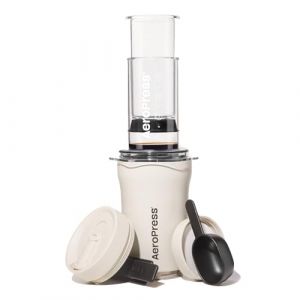 AeroPress Go Plus petite cafeti&egrave;re portable, id&eacute;ale pour voyage, camping & bureau, cafeti&egrave;re &agrave; piston tout-en-un, cafeti&egrave;re manuelle filtre & expresso, infusion en 2 min, Cr&egrave;me (AeroPress, neuf)