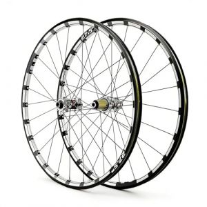 26/27,5/29in Jeu De Roues pour VTT Axe Traversant Avant 15 X 100mm Arri&egrave;re 12 X 142mm Frein &Agrave; Disque Moyeux 24H pour Cassette 7-12 Vitesses(Titanium,29in) (LIUCUIE, neuf)