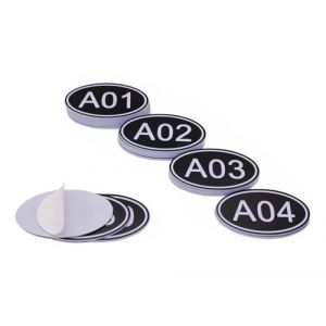NanTun Lot de 50 étiquettes ovales noires avec numéros de table – 30 mm x 50 mm en plastique ABS avec chiffres gravés – A01 à A50 (PlayCool, neuf)