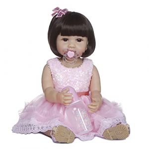 MineeQu 22 Pouces Cheveux Bruns Courts Real Life Reborn Baby Doll Fabriqués en Silicone Vinyle Corps Complet Anatomiquement Correct Réaliste Nouveau-né Toddler Girl Dolls en Robe à Paillettes Rose (Mario1477, neuf)