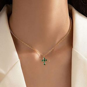 TseenYi Collier Pendentif Croix Émeraude Collier Vintage Croix Pierres Précieuses Collier Croix Cristal Vert Émeraude Collier Boho Vert Crucifix Chaîne De Cou Bijoux Pour Femmes Et Filles Cadeaux(or) (TseenYi, neuf)