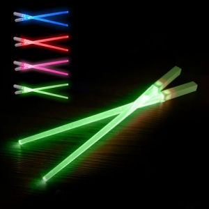 SithSticks® 2 Baguettes Lumineuses Vertes | Baguette Led Sabre Laser | Couverts Lavables Réutilisables | Cuisine Chinoise & Japonaise | Idée Cadeau 100% Fun | OriginalCorner® (Original-Corner, neuf)