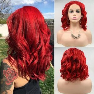 SERENEWIG Perruque courte rouge de 35,6 cm pour femme - Perruque de Noël bouclée avec dentelle frontale - Longueur d'épaule - Raie latérale - Résistante à la chaleur - Costume pour cosplay, quotidien (SERENEWIG, neuf)