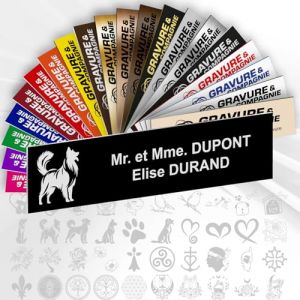 Plaque Boîte aux Lettres Déco Personnalisable De 1 À 3 Lignes – Logo Ou Motif Avec Nom Gravé – Adhésive PVC – 10 x 2,5 cm (Noir texte Blanc + Dessin) (GRAVURE ET COMPAGNIE, neuf)