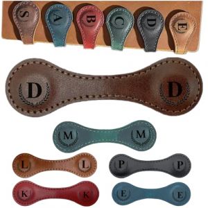 Marque-page magn&eacute;tique personnalis&eacute; en cuir grav&eacute;, marque-page magn&eacute;tique, multifonction, cadeau de d&eacute;part pour les amateurs de livres, les lecteurs, les femmes (marron fonc&eacute;, D) (Longtongshun, neuf)