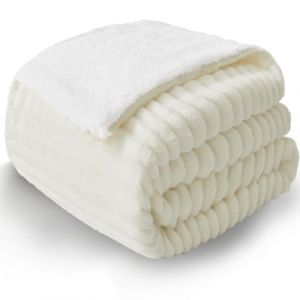 WAVVE Plaid Polaire Sherpa en Cordon Grossier, 220x240 Couverture lit 2 Personnes Blanc Beige, Plaid Canape Fourrure Jeté de Canapé Réversible, Jete Canape Grand Épais Chaud et Doux en Peluche (Wavve EU, neuf)