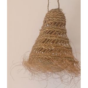 Modèle Maia, Luminaire suspension en fibre naturelle Alfa, produit unique fait main pour une ambiance chic & bohème. 35 centimètres de hauteur - 35 centimètres de diamètre (sans les franges) (Rym Deco, neuf)