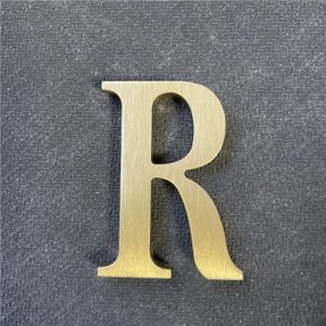 BWRMHME Autocollant en laiton massif de 6,6 cm - Lettres de l'alphabet en m&eacute;tal - Lettres et chiffres autocollants muraux - Signalisation d'adresse de maison, num&eacute;ros de porte, lettres de l'alphabet (Warm Home Company, neuf)