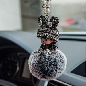 Ornement de rétroviseur de voiture, strass bling pendentif rétroviseur mignon poupée peluche balle suspendue voiture pendentif mignon rétroviseur voiture intérieur décoration cadeaux pour femmes (SYSUII, neuf)