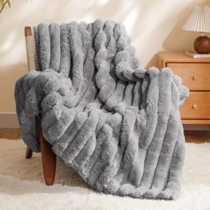 LINGKY Couverture 180x230 cm, Plaid Canape Fausse Fourrure Doux et Pelucheux, Couverture de Canap&eacute; Couverture lit Moelleuse et Chaude pour Canap&eacute; et lit Chambre &agrave; Coucher Bureau Grises Ray&eacute; (LINGKY, neuf)