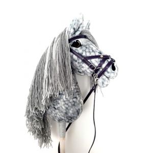 Hobby Horse Cheval de hobby Grand format A3 (cheval sur un b&acirc;ton) complet avec harnais comme sur la photo (Silver Run) (Horse&Toys+, neuf)