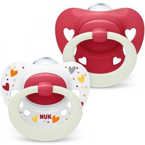 NUK Signature Night Lot de 2 t&eacute;tines en silicone sans BPA en forme de c&oelig;ur phosphorescentes dans le noir avec &eacute;tui pour b&eacute;b&eacute; de 18 &agrave; 36 mois Apaise 95% des b&eacute;b&eacute;s (Dealon, neuf)