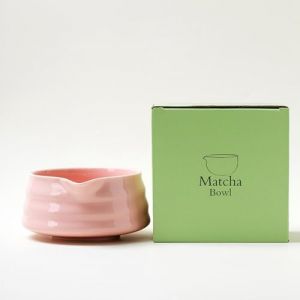 YlobdolY Bol à matcha en céramique avec bec verseur, bol traditionnel fait à la main en porcelaine émaillée solide japonaise à rayures avec coffret cadeau pour fouetter le matcha rose vif (YiHangFuShi, neuf)