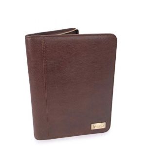 Catwalk Collection Handbags - Porte Document Cuir Femme - Portefeuille de Voyage Zippé - Avec A4 Bloc-Note - Pochette Pour Tablette - CHLOE - Marron (The Real Handbag Shop, neuf)