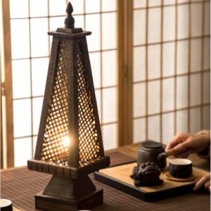 Lampe de table en teck thaïlandais Lampe de table en bois faite à la main en bambou Lampe de chevet, Artisanat de style sud-asiatique, Ornements pour chambre à coucher, salon, hôtel (Yoouu, neuf)