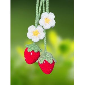 KIAYOO Pendentif de R&eacute;troviseur de Voiture Fraise Tricot&eacute;e, D&eacute;coration Voiture Mignonne pour R&eacute;troviseur, Accessoire Int&eacute;rieur de Voiture Cadeau d'Anniversaire No&euml;l Nouvel An pour Filles Femmes Amies (KIAYOO, neuf)