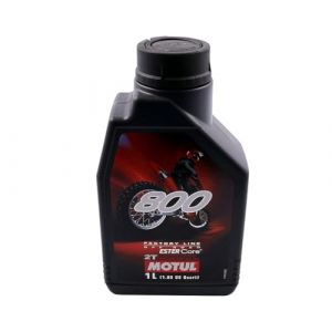 Motul8 - 1 litre d'huile Motul 800 2T Factory Line Off Road 100 % synthétique 2 temps (GAZOOBIKE, neuf)