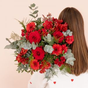 Je t'aime : bouquet romantique pour la Saint-Valentin en livraison - Interflora