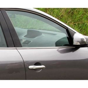 Baguette chromée de contour inférieur des vitres Renault Mégane 3
