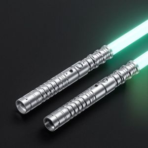 Sabre Laser Enfants et Adultes Lightsaber Lot de 2  &Eacute;p&eacute;e Lumineuse Rechargeable USB  Lumineux avec Manche en M&eacute;tal Argent&eacute;